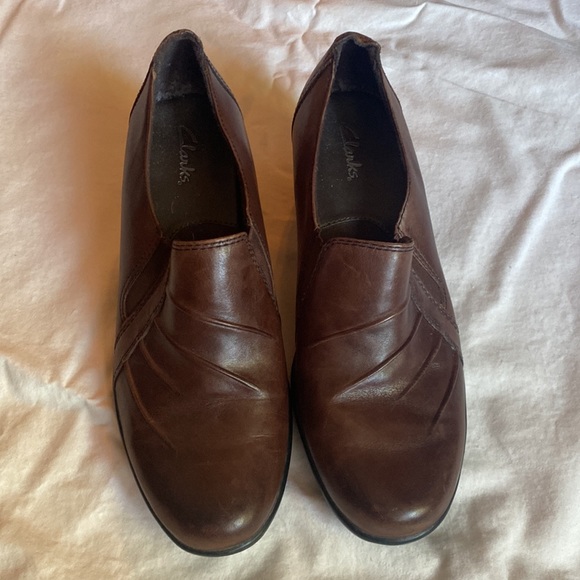 Clarks Grasp High Work Slip-On Shoes - Picture 5 of 11